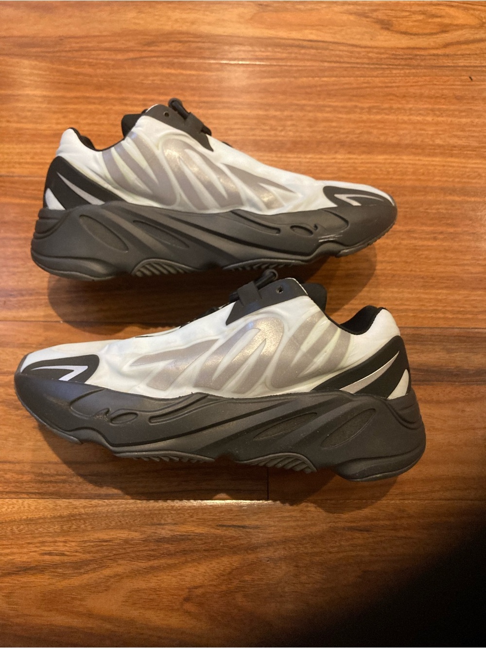 Adidas GZ0711 Yeezy Boost 700 MNVN 'Blue Tint' Men’s Size 6.
